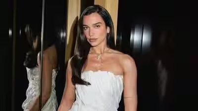 Dua Lipa fights Samsung’s bid to dismiss $15 million lawsuit over alleged unauthorised use of her photo on TV boxes, claiming the packaging falsely suggested she endorsed its products | Dua Lipa fights Samsung’s bid to dismiss $15 million lawsuit over alleged unauthorised use of her photo on TV boxes, claiming the packaging falsely suggested she endorsed its products |
