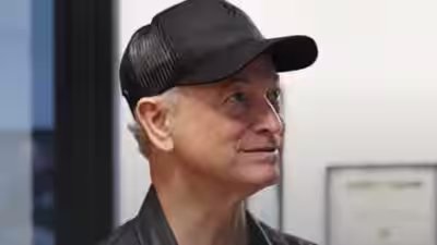 In 2009, Gary Sinise met a war veteran who lost his limbs after a roadside bomb in Iraq; that meeting launched a multi-million-dollar project to build smart homes for wounded soldiers | In 2009, Gary Sinise met a war veteran who lost his limbs after a roadside bomb in Iraq; that meeting launched a multi-million-dollar project to build smart homes for wounded soldiers |