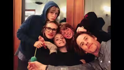 “A charging station, where everybody’s phone goes when you get home”: Julia Roberts reveals a simple phone rule at home that could change how families spend time together “A charging station, where everybody’s phone goes when you get home”: Julia Roberts reveals a simple phone rule at home that could change how families spend time together
