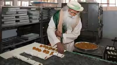 Sadhguru says his 3-minute breakfast recipe is the best thing to begin the day with; details inside Sadhguru says his 3-minute breakfast recipe is the best thing to begin the day with; details inside