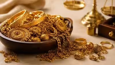 Surge in gold loans partly reflects stress, say lenders Surge in gold loans partly reflects stress, say lenders