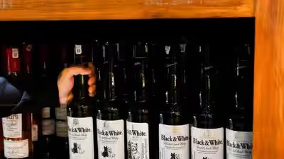 United Spirits Q2 net falls 8% to 428cr United Spirits Q2 net falls 8% to 428cr