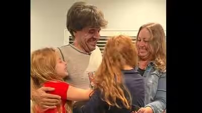 “I won the Nobel Prize”: Scientist Karl Deisseroth’s children turn a historic day into a heartwarming family moment “I won the Nobel Prize”: Scientist Karl Deisseroth’s children turn a historic day into a heartwarming family moment